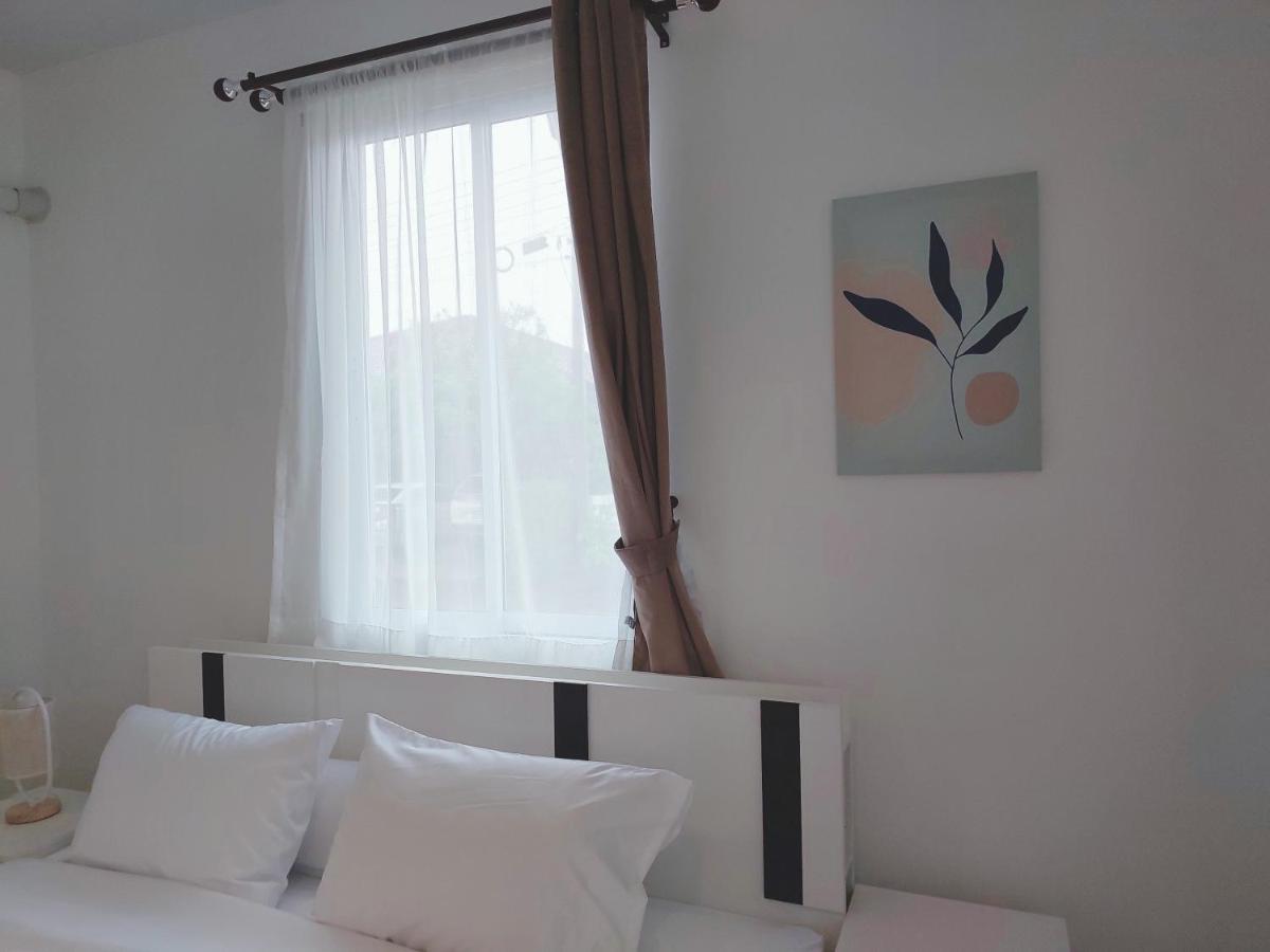 Happy Space วิลล่าทั้งหลัง 2นอน 2น้ำ ฟรี Wifi จอดรถ Накхонпханом Экстерьер фото