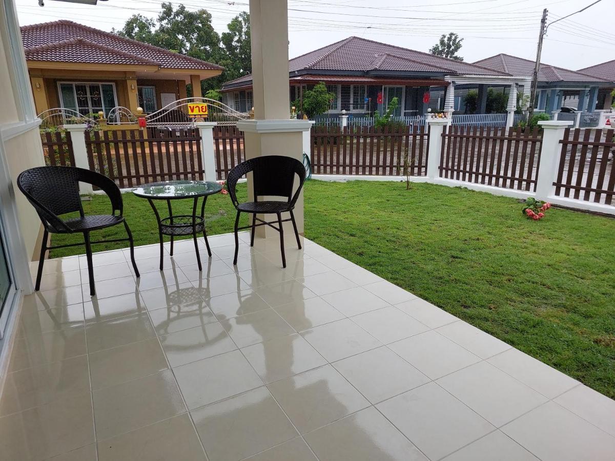 Happy Space วิลล่าทั้งหลัง 2นอน 2น้ำ ฟรี Wifi จอดรถ Накхонпханом Экстерьер фото